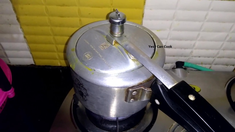 Close cooker for 3 whistle